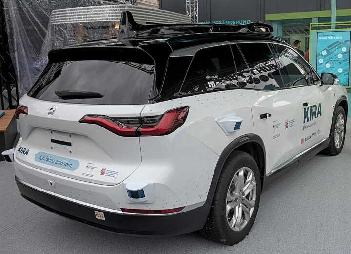 Nio ES8